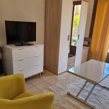 Lägenhet Jolie 20m2 A En Roussillion *